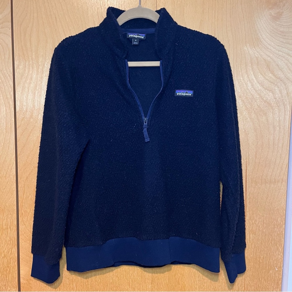 Patagonia 1/4 zip pullover, navy blue, size M